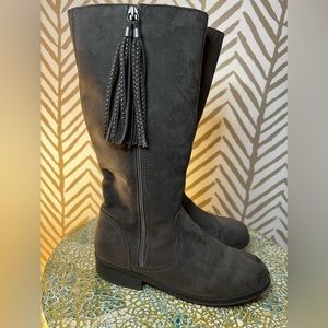 Wonder Nation Girls Gray Calf Boots with Zipper and Tassels